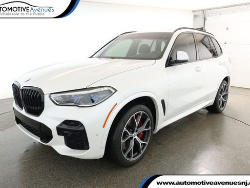 Used 2022 BMW X5 M50i w/ Executive Package image 1