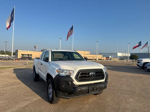 Used 2023 Toyota Tacoma SR RWD image 3
