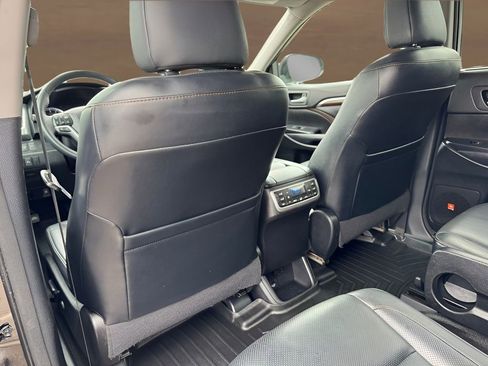 Used 2016 Toyota Highlander Limited Platinum AWD/4WD image 21