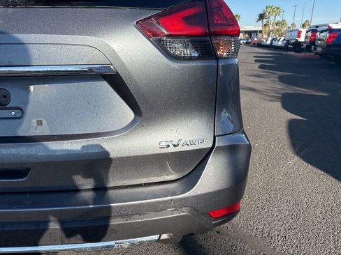 Used 2018 Nissan Rogue SV w/ Sun & Sound Touring Package image 9