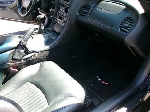 Used 2001 Chevrolet Corvette Z06 RWD image 10