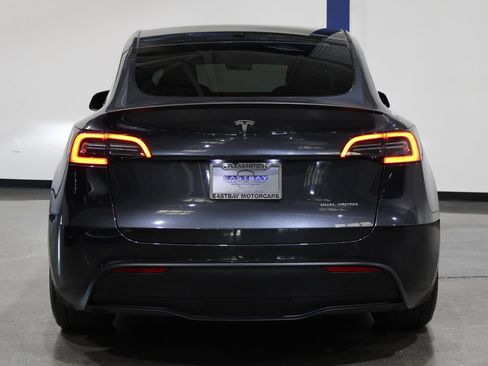 Used 2024 Tesla Model Y Performance AWD/4WD image 12