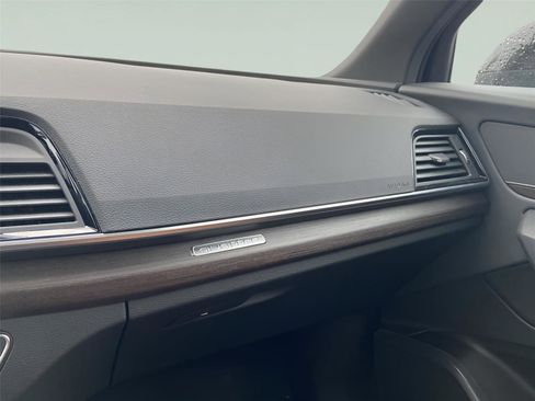 Used 2025 Audi Q5 2.0T Premium image 34