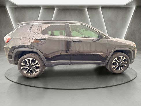 Used 2023 Jeep Compass Limited w/ Sun and Sound Group AWD/4WD image 8