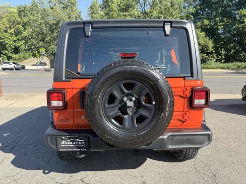 Used 2018 Jeep Wrangler Unlimited Sport AWD/4WD image 6
