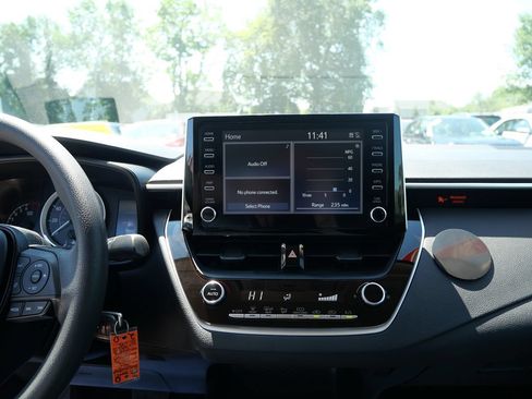 Used 2020 Toyota Corolla LE FWD image 13