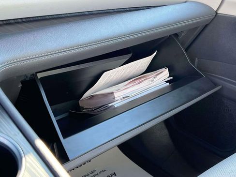 Certified 2024 Toyota Sienna Limited image 32