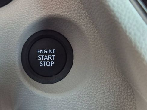 Certified 2026 Toyota Corolla Cross LE FWD image 19