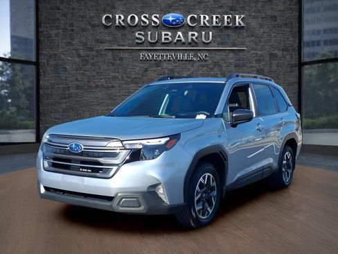 Used 2025 Subaru Forester Premium w/ Convenience Package #1 AWD/4WD image 3