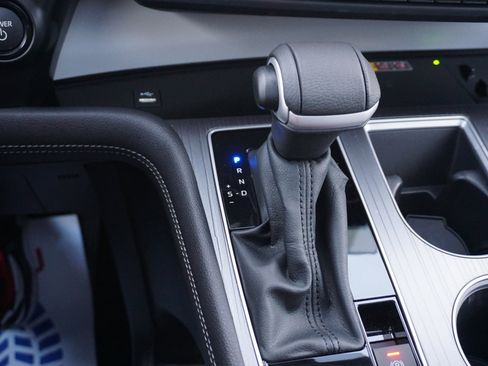 Used 2025 Toyota Sienna XLE image 11