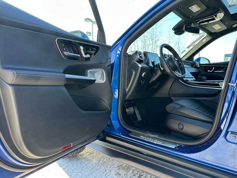 Used 2025 Mercedes-Benz GLC 300 4MATIC image 19