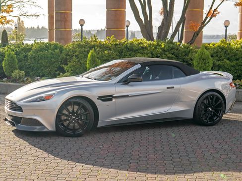 Used 2016 Aston Martin Vanquish Volante image 39