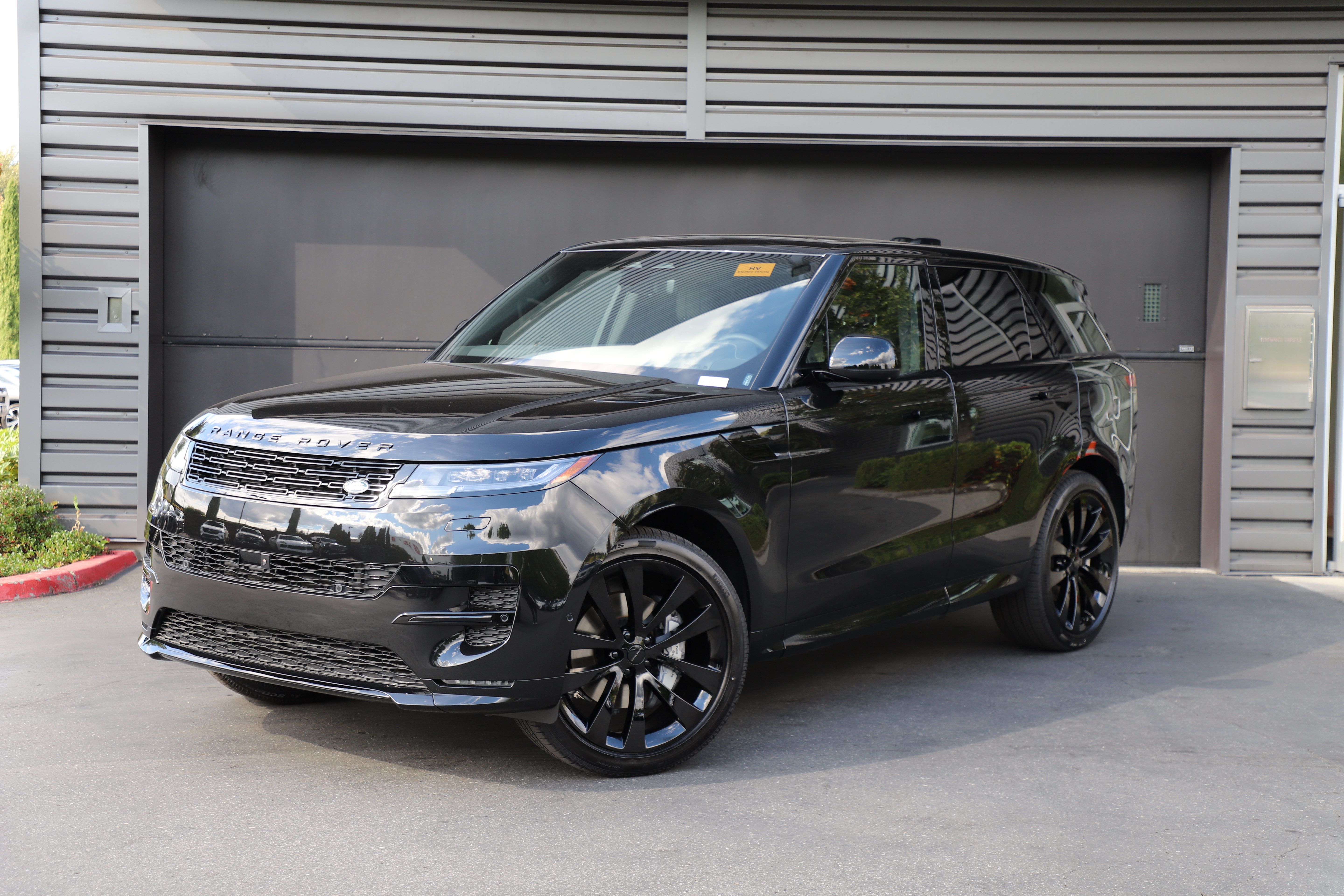 New 2026 Land Rover Range Rover Sport Dynamic SE AWD/4WD image 1