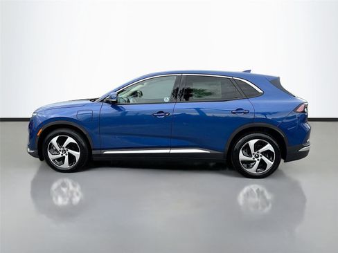 New 2025 VinFast VF 8 Eco image 4