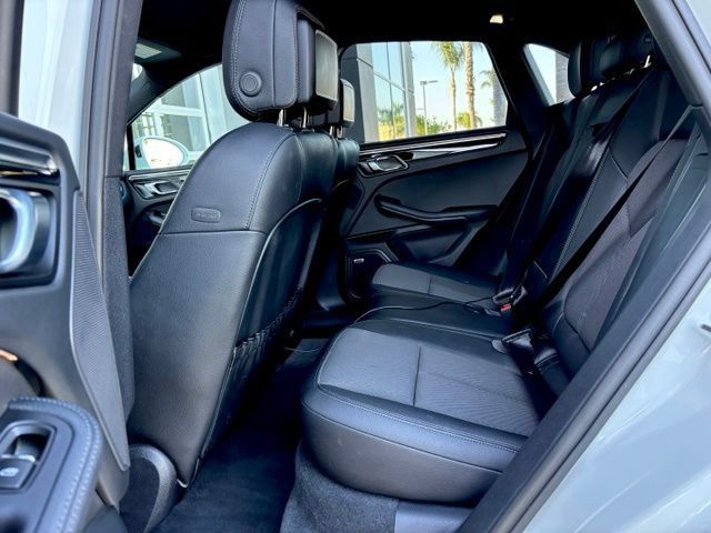 Used 2022 Porsche Macan S AWD/4WD image 13