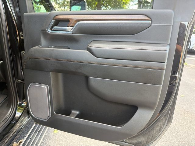 Used 2024 Chevrolet Silverado 2500 High Country w/ High Country Premium Package AWD/4WD image 16