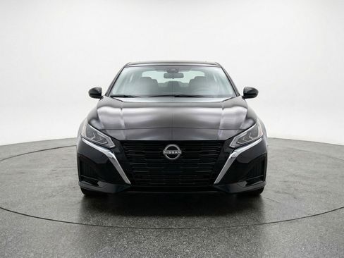 Used 2025 Nissan Altima 2.5 SV image 2
