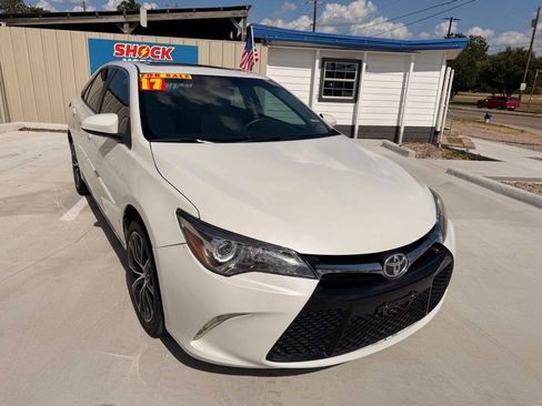 Used 2017 Toyota Camry XSE w/ Moonroof Package FWD image 7