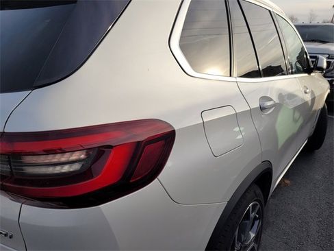 Used 2021 BMW X5 sDrive40i w/ Executive Package 2 image 5