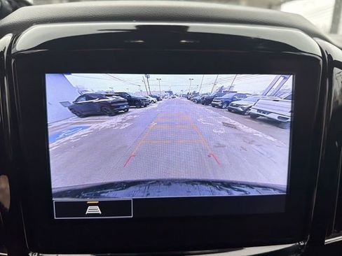 Used 2023 Chevrolet Traverse LT image 19