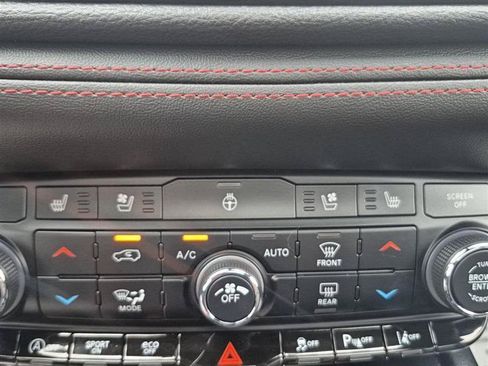 Used 2025 Dodge Durango GT AWD/4WD image 18