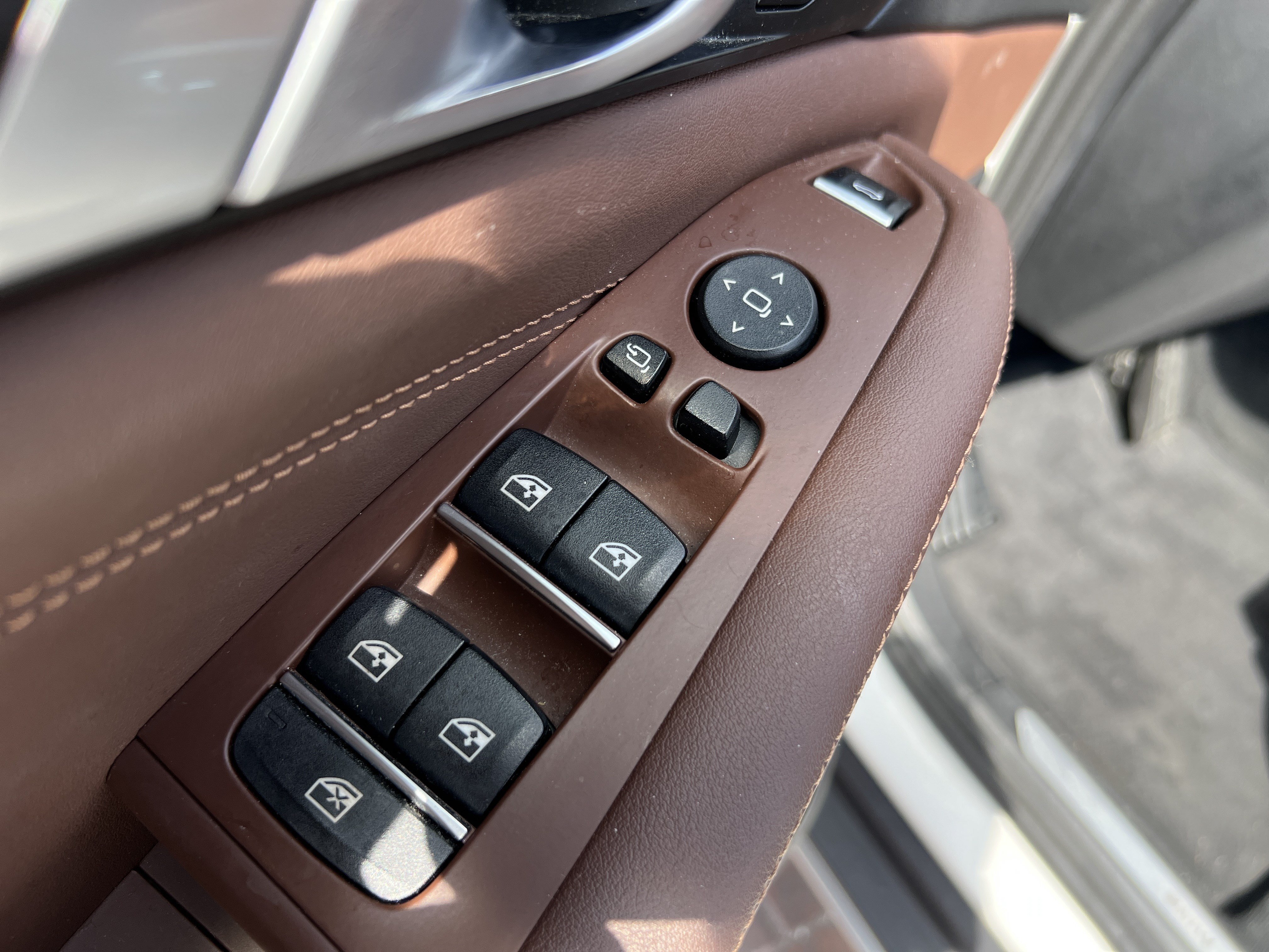 Used 2024 BMW X5 sDrive40i w/ Premium Package RWD image 15