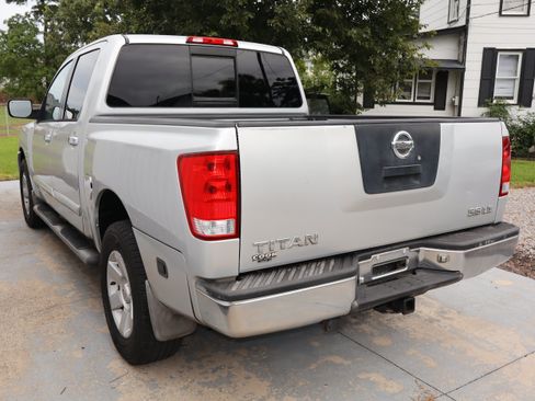 Used 2004 Nissan Titan LE AWD/4WD image 5
