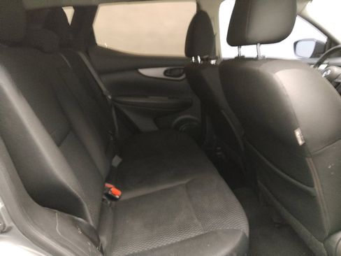 Used 2017 Nissan Rogue Sport S image 19