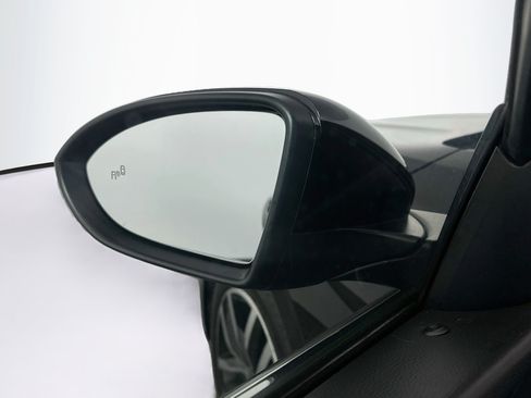 Used 2025 Volkswagen Jetta SE FWD image 16