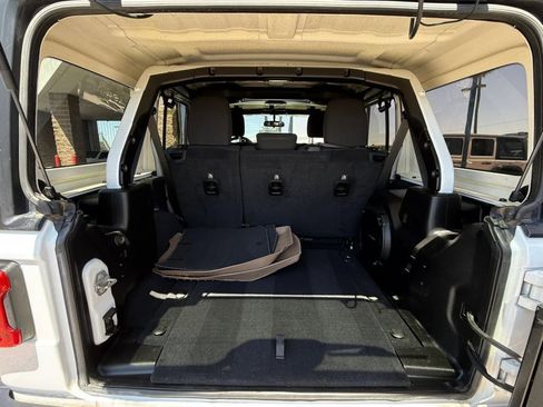 Used 2018 Jeep Wrangler Unlimited Rubicon w/ LED Lighting Group image 33