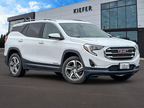 Used 2020 GMC Terrain SLT image 2