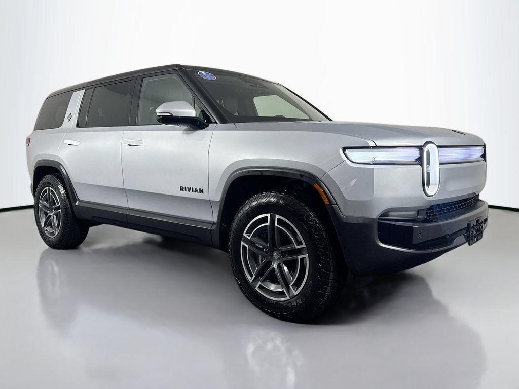 Used 2025 Rivian R1S Adventure Dual AWD/4WD image 3