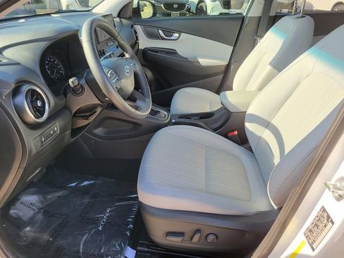 Certified 2023 Hyundai Kona SEL w/ Convenience Package image 19