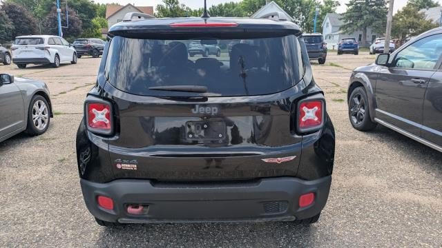 Used 2017 Jeep Renegade Trailhawk w/ Premium Trailhawk Package AWD/4WD image 16