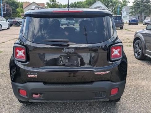 Used 2017 Jeep Renegade Trailhawk AWD/4WD image 16