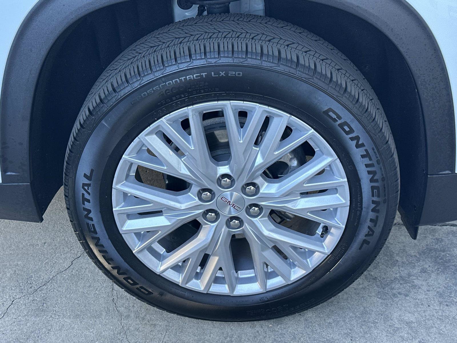 Used 2026 GMC Acadia Elevation w/ Elevation Premium Package FWD image 30