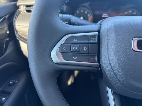 New 2026 Jeep Compass Latitude image 18