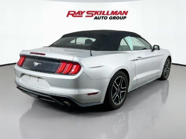 Used 2018 Ford Mustang Premium RWD image 7