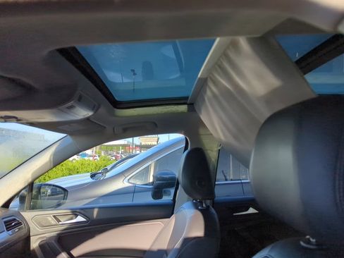 Used 2019 Volkswagen Tiguan SE FWD image 7