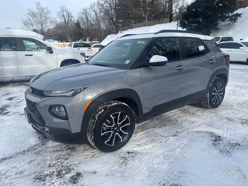 Used 2023 Chevrolet TrailBlazer ACTIV w/ Sun and Liftgate Package image 4