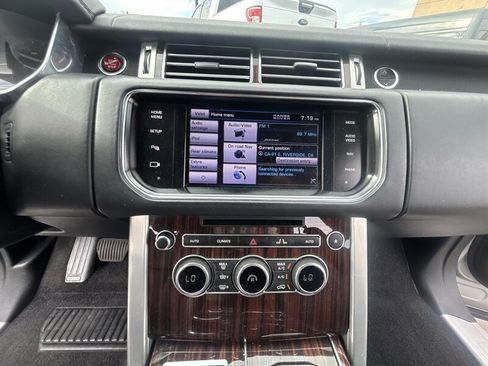 Used 2013 Land Rover Range Rover HSE AWD/4WD image 18