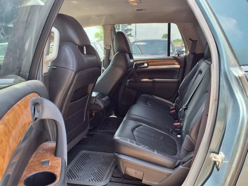 Used 2009 Buick Enclave CXL w/ Trailering Provision Package FWD image 9