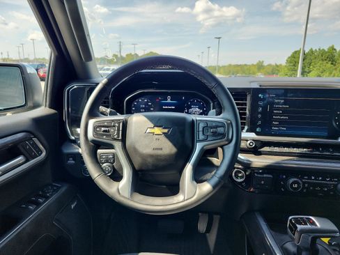 Used 2024 Chevrolet Silverado 1500 LTZ AWD/4WD image 14