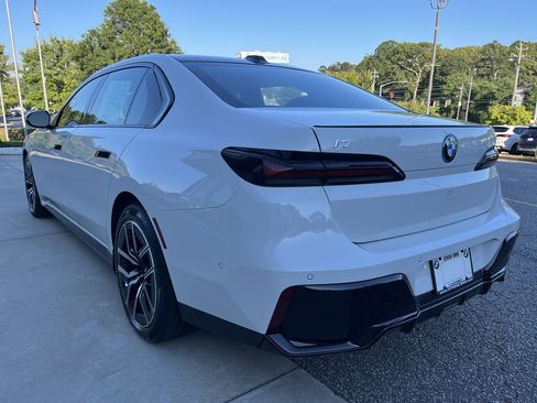 Used 2025 BMW i7 eDrive50 w/ M Sport Package image 6