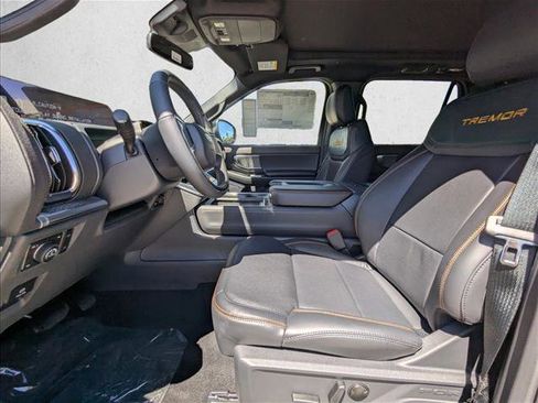 New 2025 Ford Expedition Tremor image 4