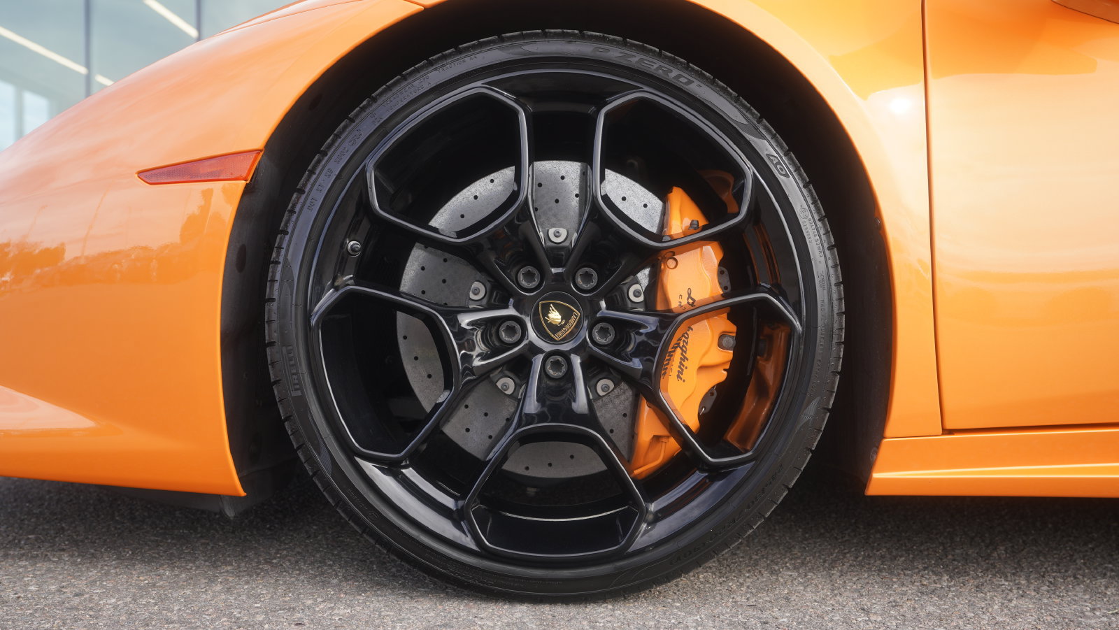Used 2015 Lamborghini Huracan LP 610-4 AWD/4WD image 6