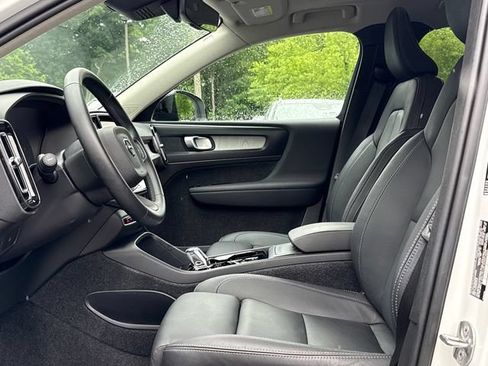 Used 2026 Volvo XC40 B5 Plus AWD/4WD image 12