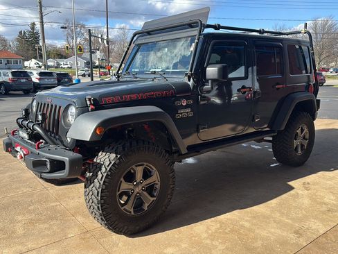 Used 2017 Jeep Wrangler Unlimited Rubicon image 16