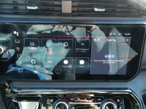 Used 2024 GMC Sierra 2500 AT4 w/ Technology Package image 29