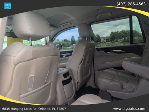 Used 2015 Cadillac Escalade 2WD image 16